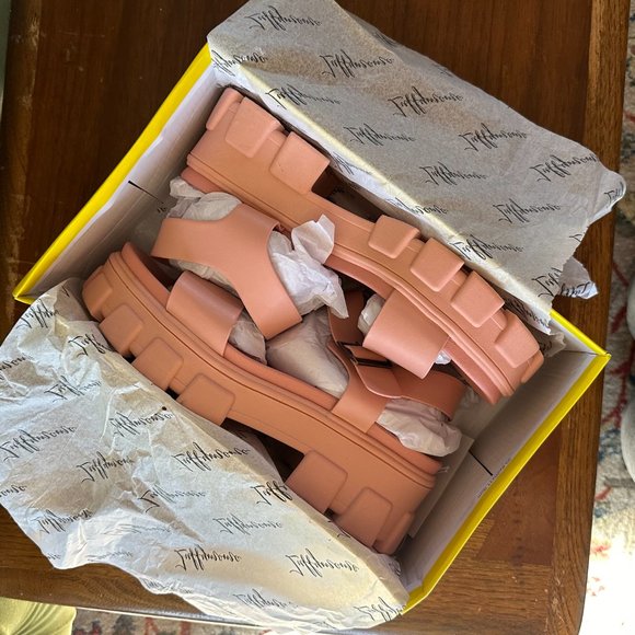 LUFFYMOMO {NIB} Chunky Platform *90s style* Lug Sole Sandals 9 blush pink salmon - Picture 8 of 9